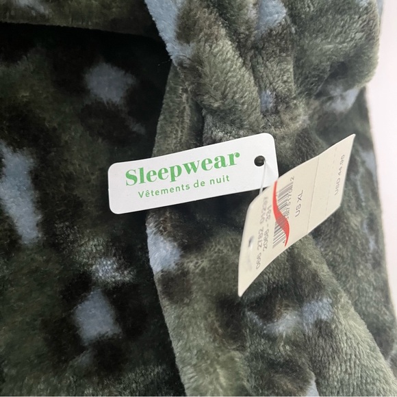 Aerie Green Cheetah Print Fleece Long Sleeve Loungewear Top - Picture 8 of 12